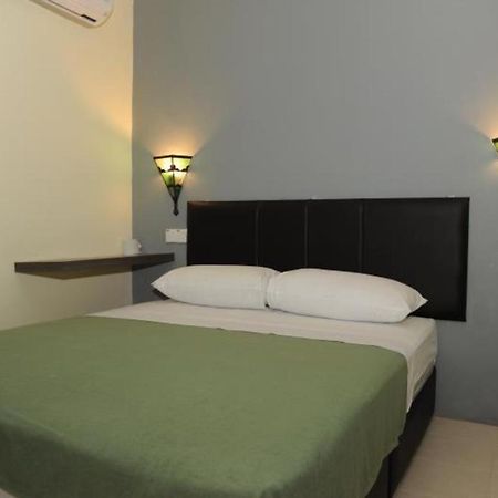 Kuok Pin Hotel Kuching Esterno foto