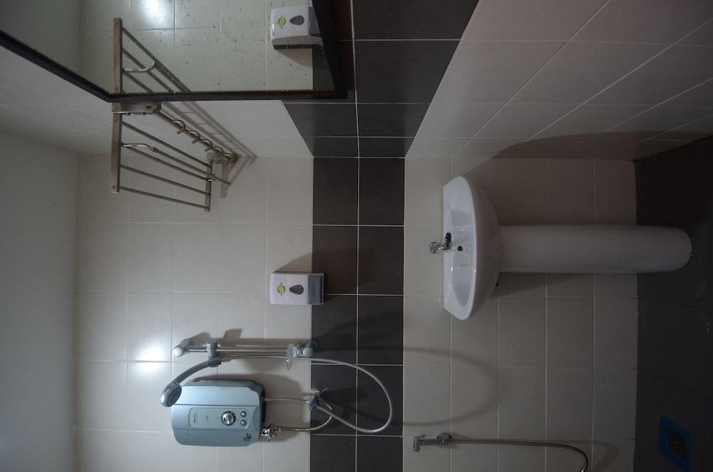 Kuok Pin Hotel Kuching Esterno foto